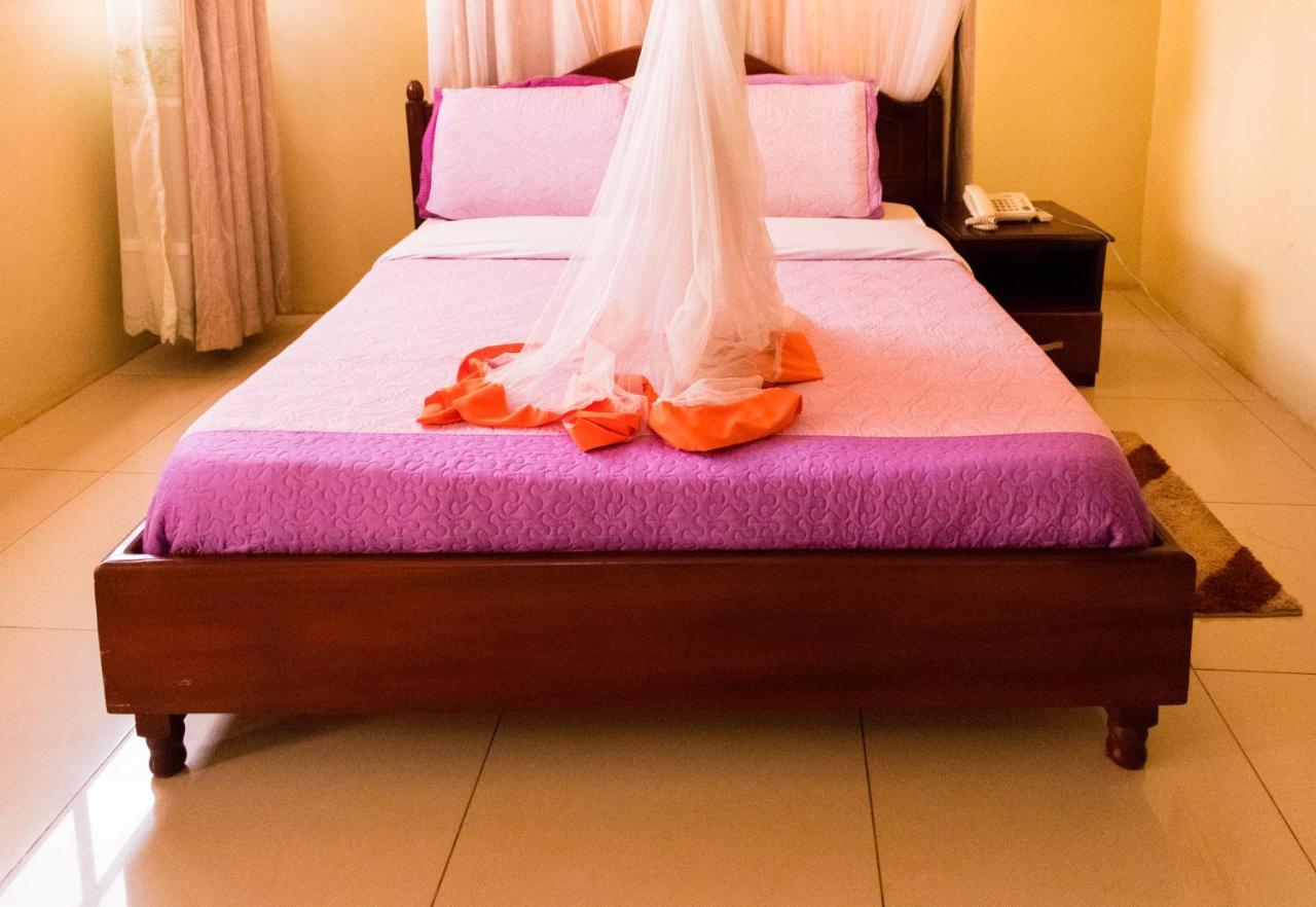 Kahondo Buffalo Hotel Kampala Makerere Buitenkant foto