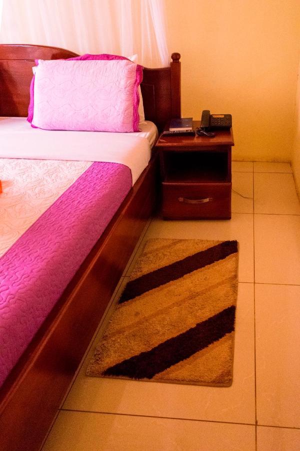 Kahondo Buffalo Hotel Kampala Makerere Buitenkant foto