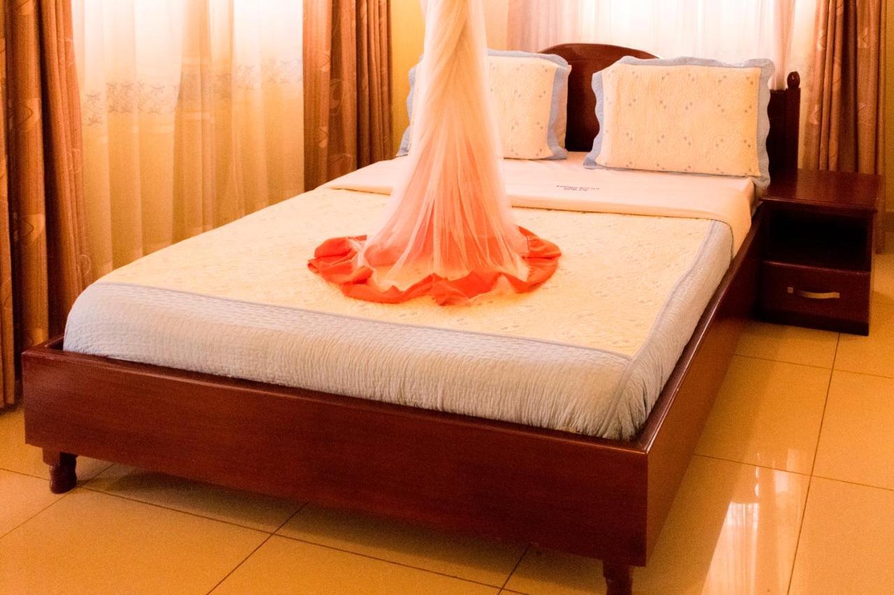 Kahondo Buffalo Hotel Kampala Makerere Buitenkant foto