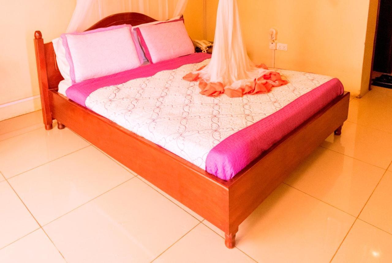 Kahondo Buffalo Hotel Kampala Makerere Buitenkant foto