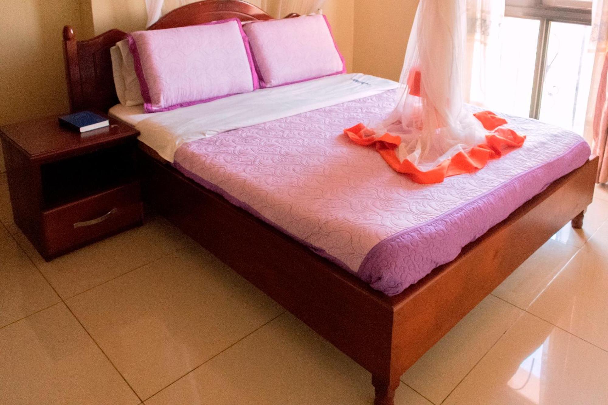 Kahondo Buffalo Hotel Kampala Makerere Buitenkant foto