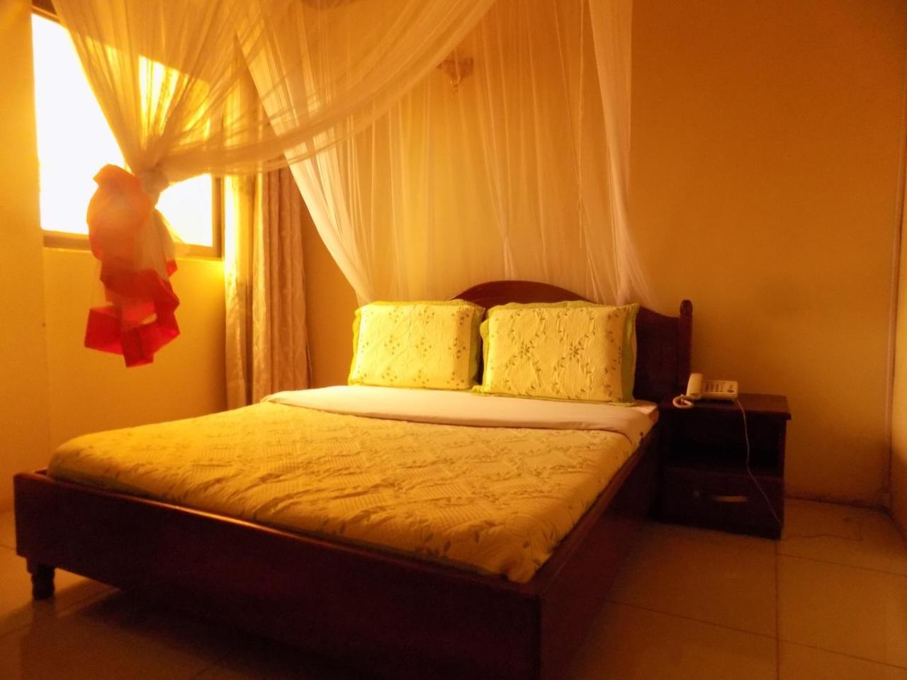 Kahondo Buffalo Hotel Kampala Makerere Buitenkant foto